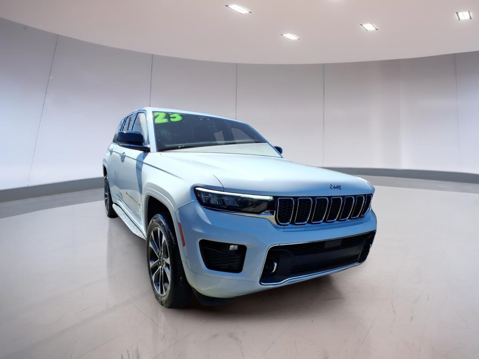 Used 2023 Jeep Grand Cherokee Overland