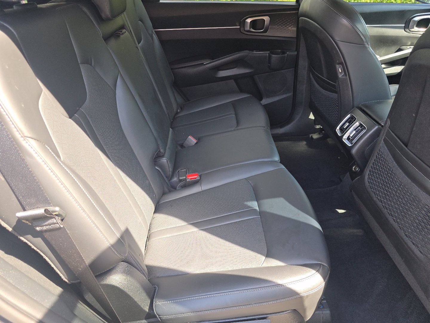 Used 2023 Kia Sorento S FWD image 19