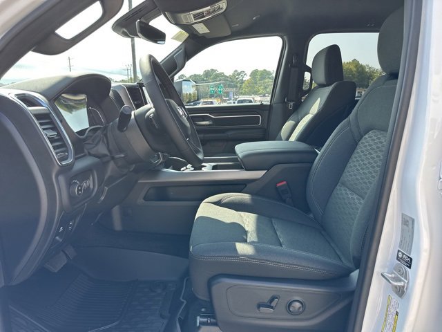 New 2026 RAM 1500 4x4 Crew Cab image 9