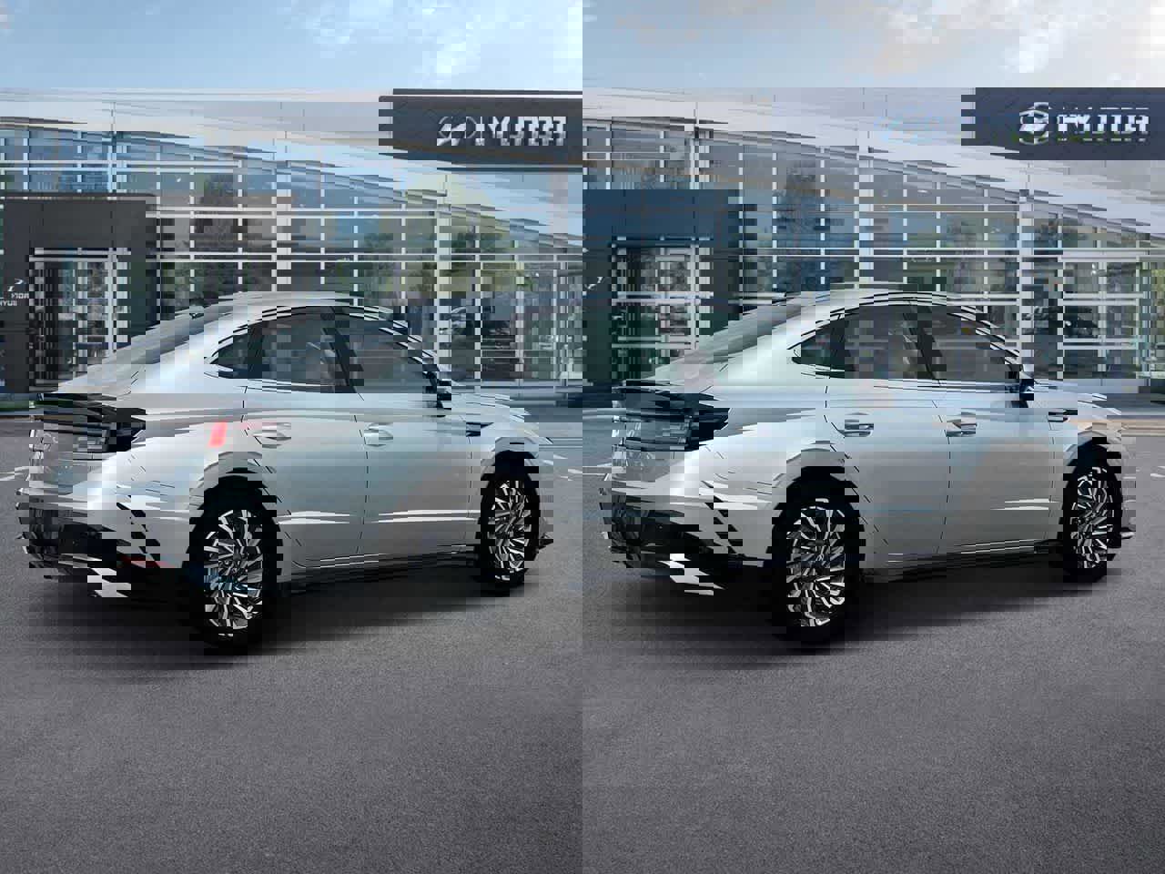 New 2025 Hyundai Sonata Limited image 11