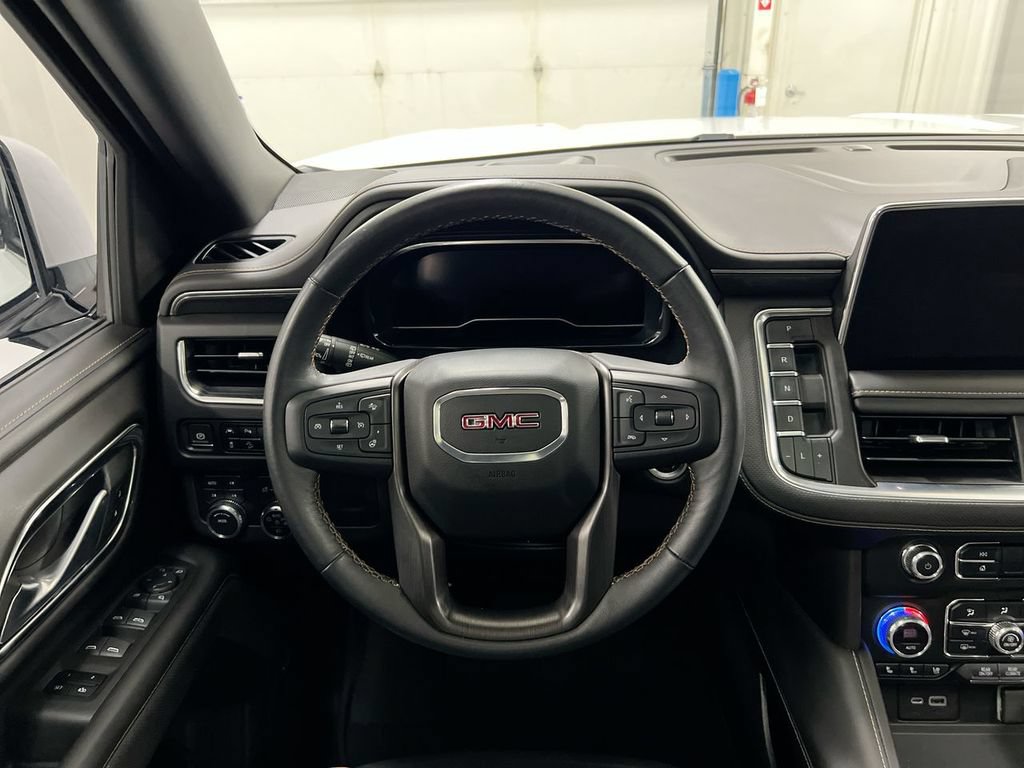 Used 2022 GMC Yukon XL AT4 AWD/4WD image 11