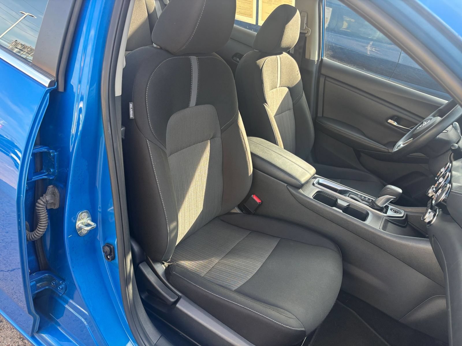 Used 2025 Nissan Sentra SV FWD image 33
