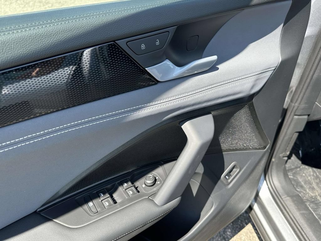 New 2026 Volkswagen Tiguan SE AWD/4WD image 13