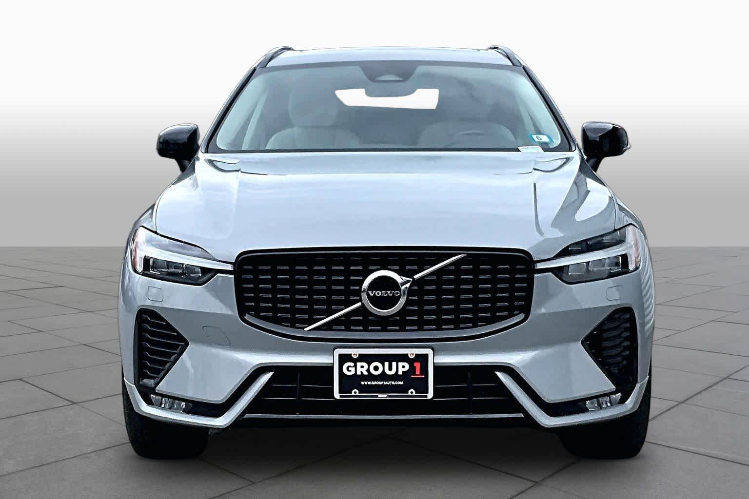 Used 2024 Volvo XC60 B5 Core w/ Climate Package image 4
