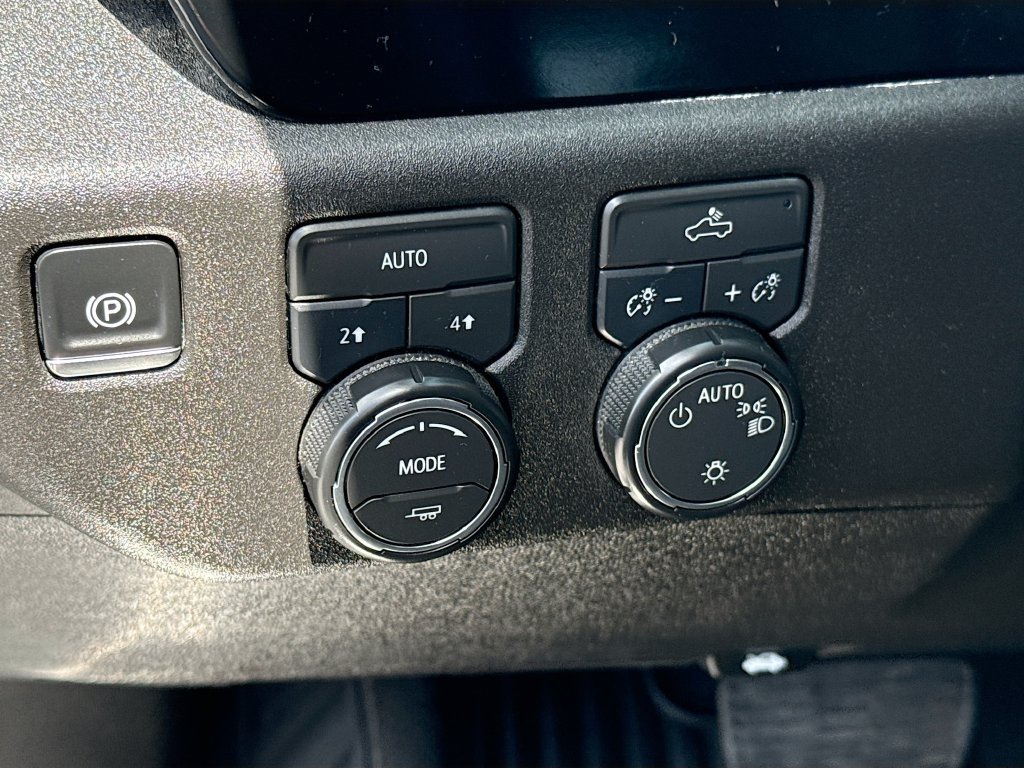 Used 2026 Chevrolet Silverado 1500 LT AWD/4WD image 11