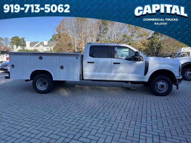 New 2026 Ford F350 XL w/ XL Chrome Package image 2