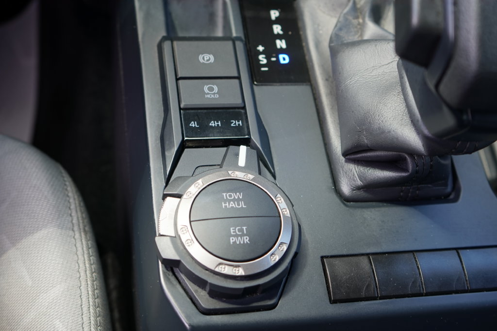 Used 2024 Toyota Tacoma SR5 AWD/4WD image 23
