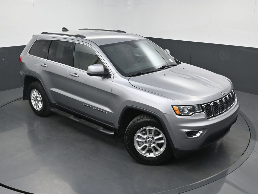 Used 2018 Jeep Grand Cherokee Laredo AWD/4WD image 27