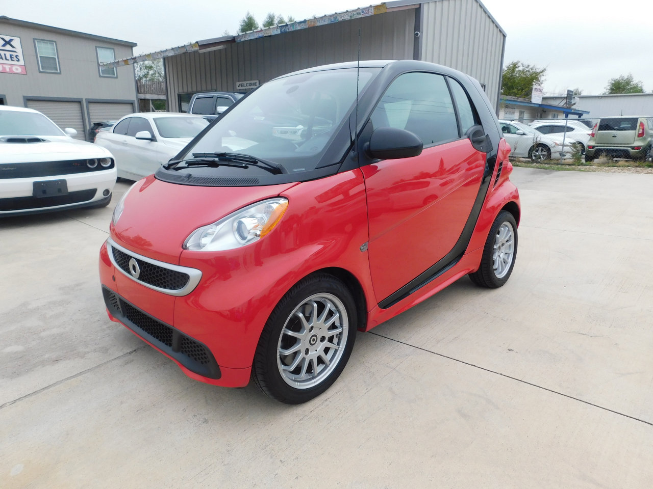 Used 2014 smart fortwo pure image 3