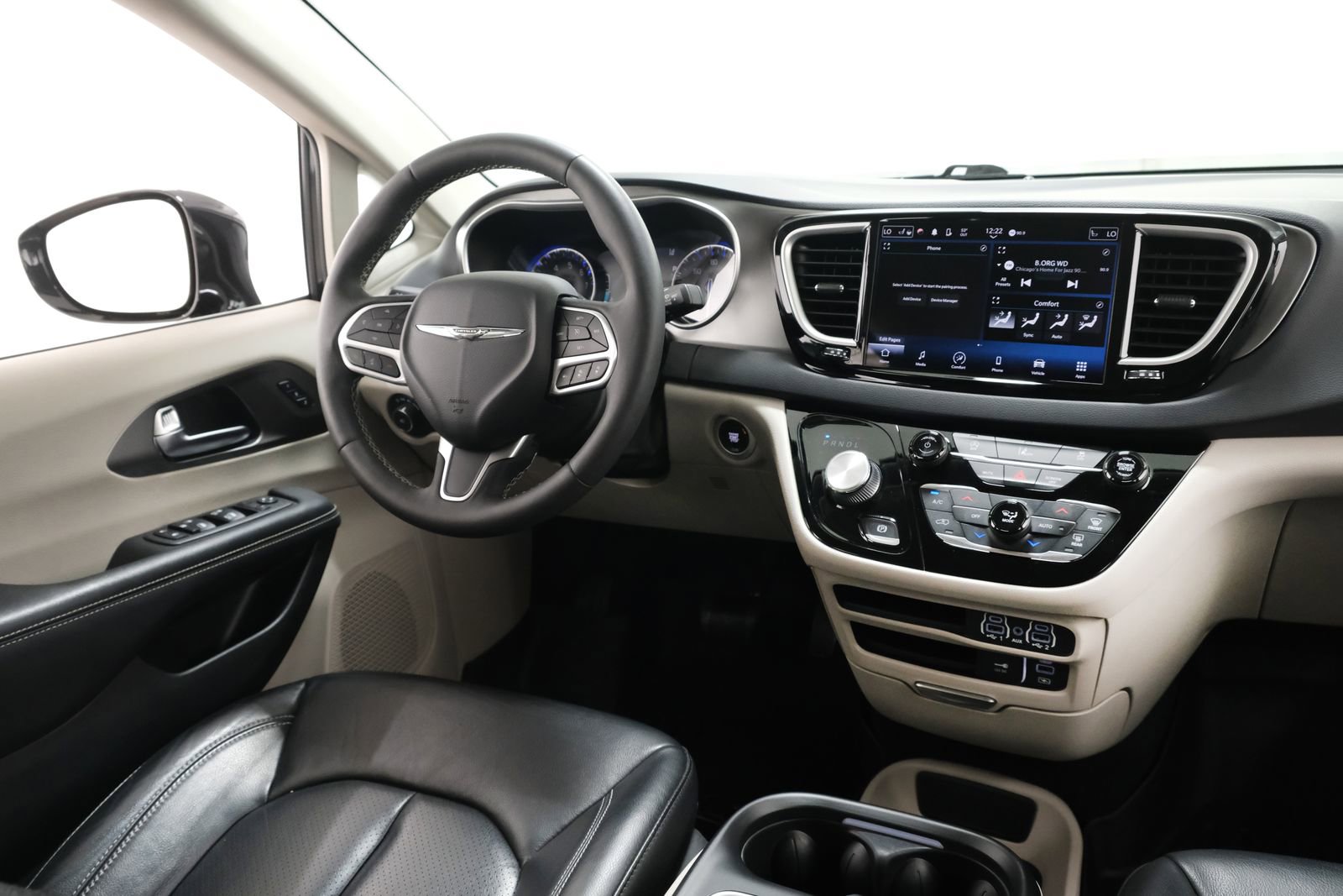 Used 2022 Chrysler Pacifica Touring-L FWD image 10