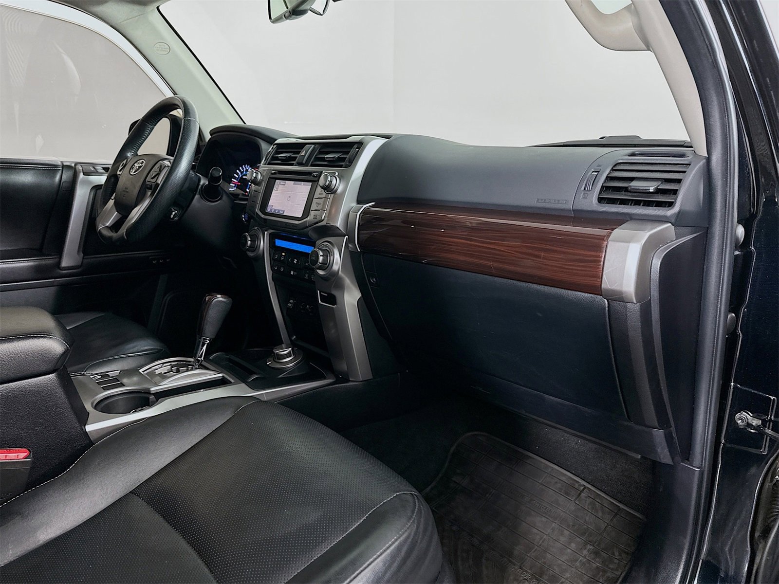 Used 2016 Toyota 4Runner Limited image 29