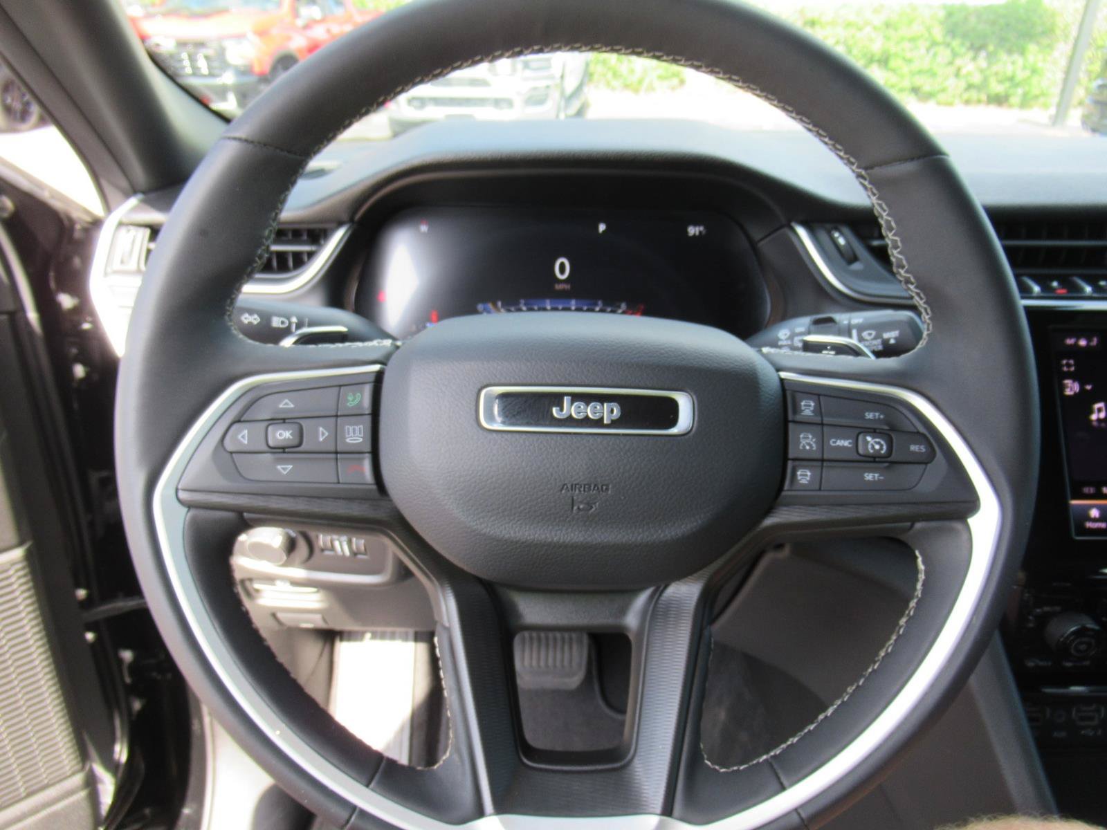 Used 2025 Jeep Grand Cherokee L Laredo RWD image 23