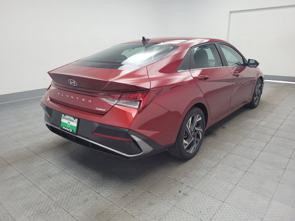 Used 2025 Hyundai Elantra Limited FWD image 9
