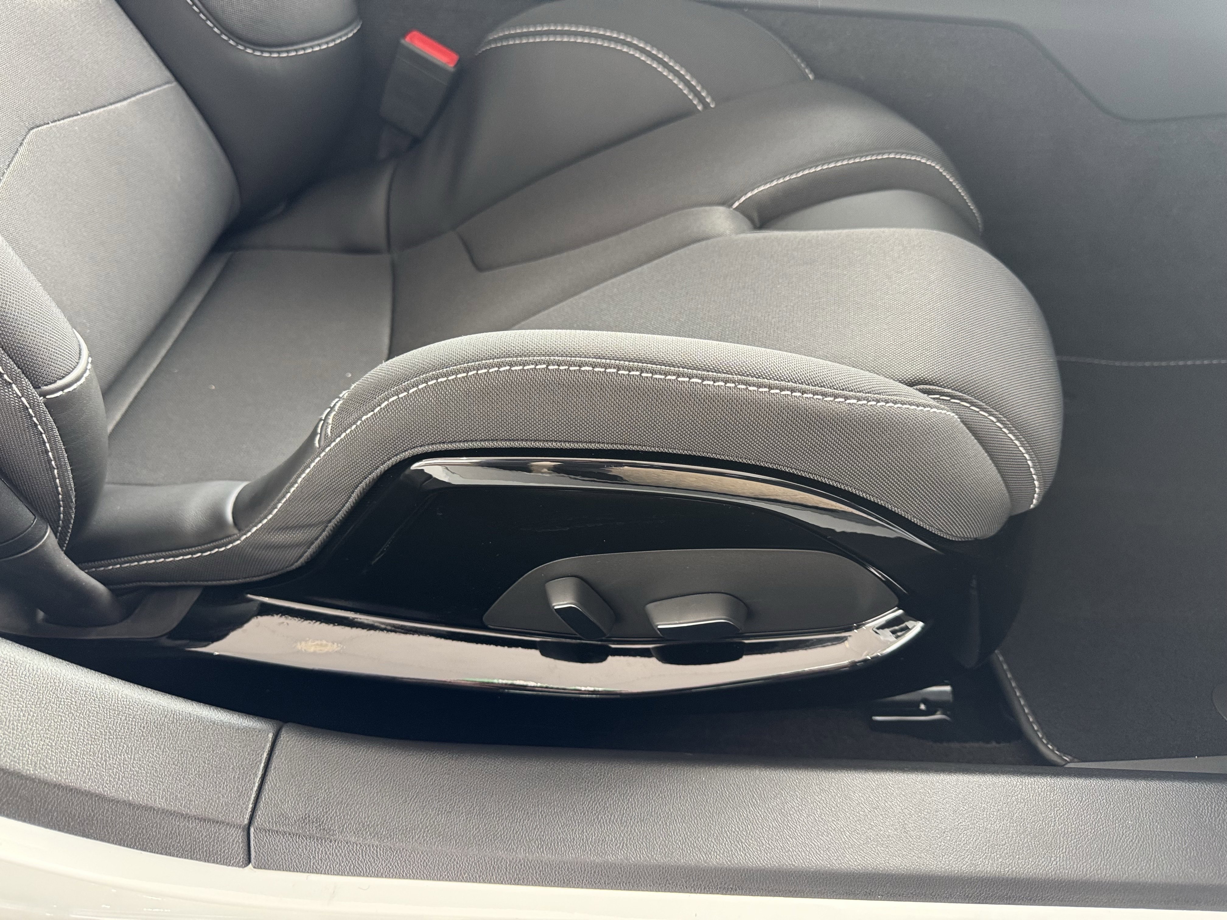 New 2026 Chevrolet Corvette Stingray Coupe w/ 1LT image 21