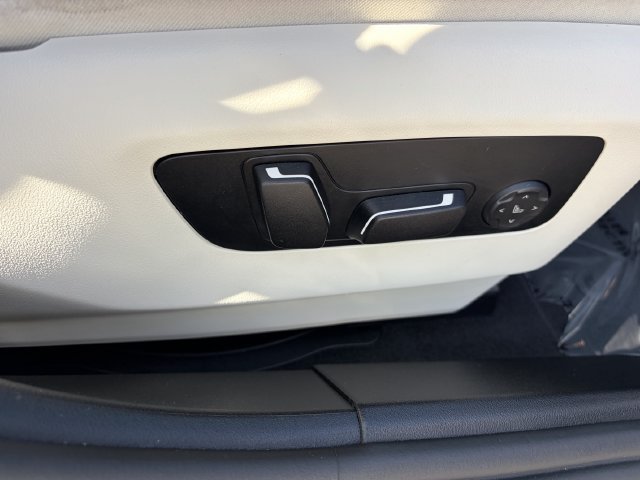 Certified 2025 BMW 530i RWD image 13