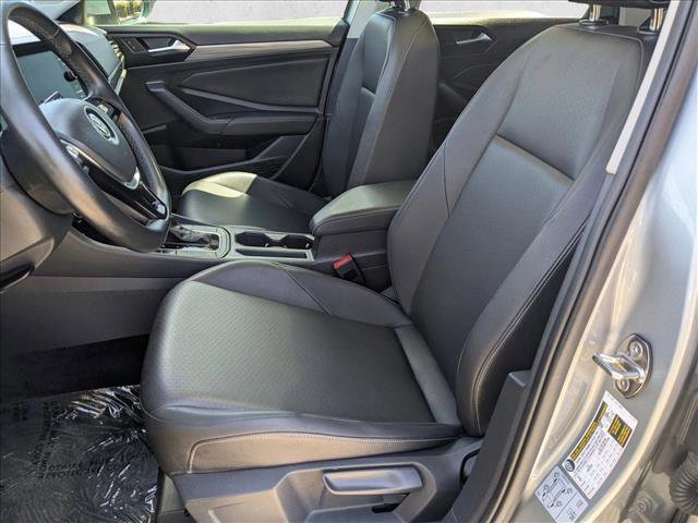Used 2019 Volkswagen Jetta SEL w/ Cold Weather Package image 16