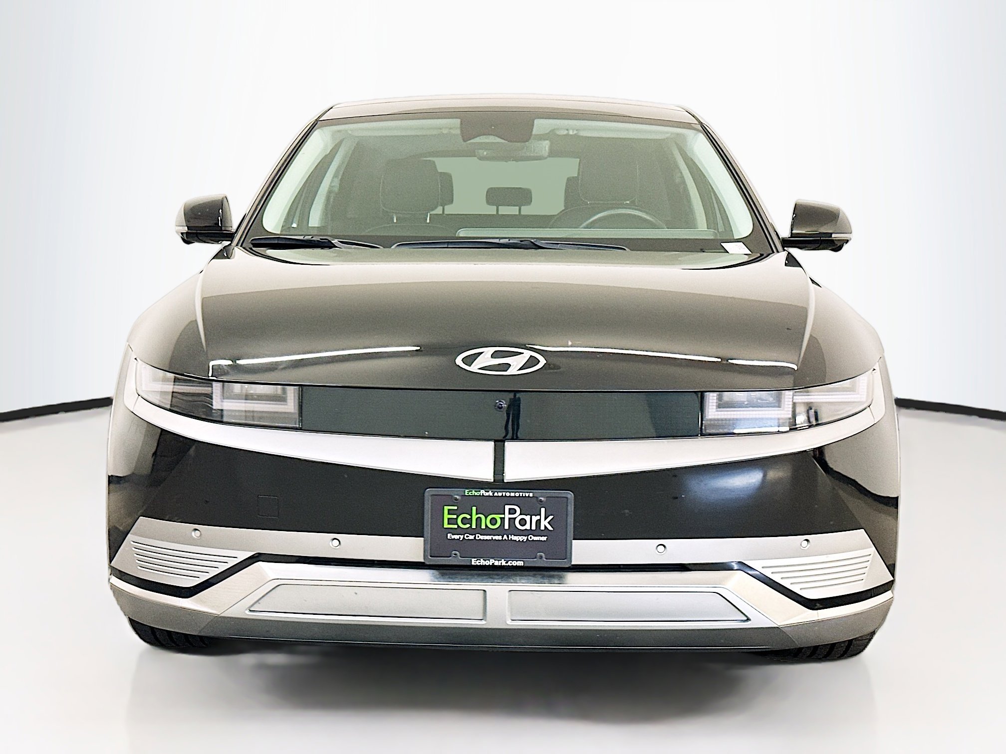 Used 2024 Hyundai Ioniq 5 Limited AWD/4WD image 2