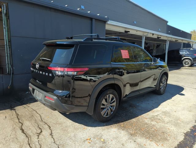 Certified 2025 Nissan Pathfinder SV image 2