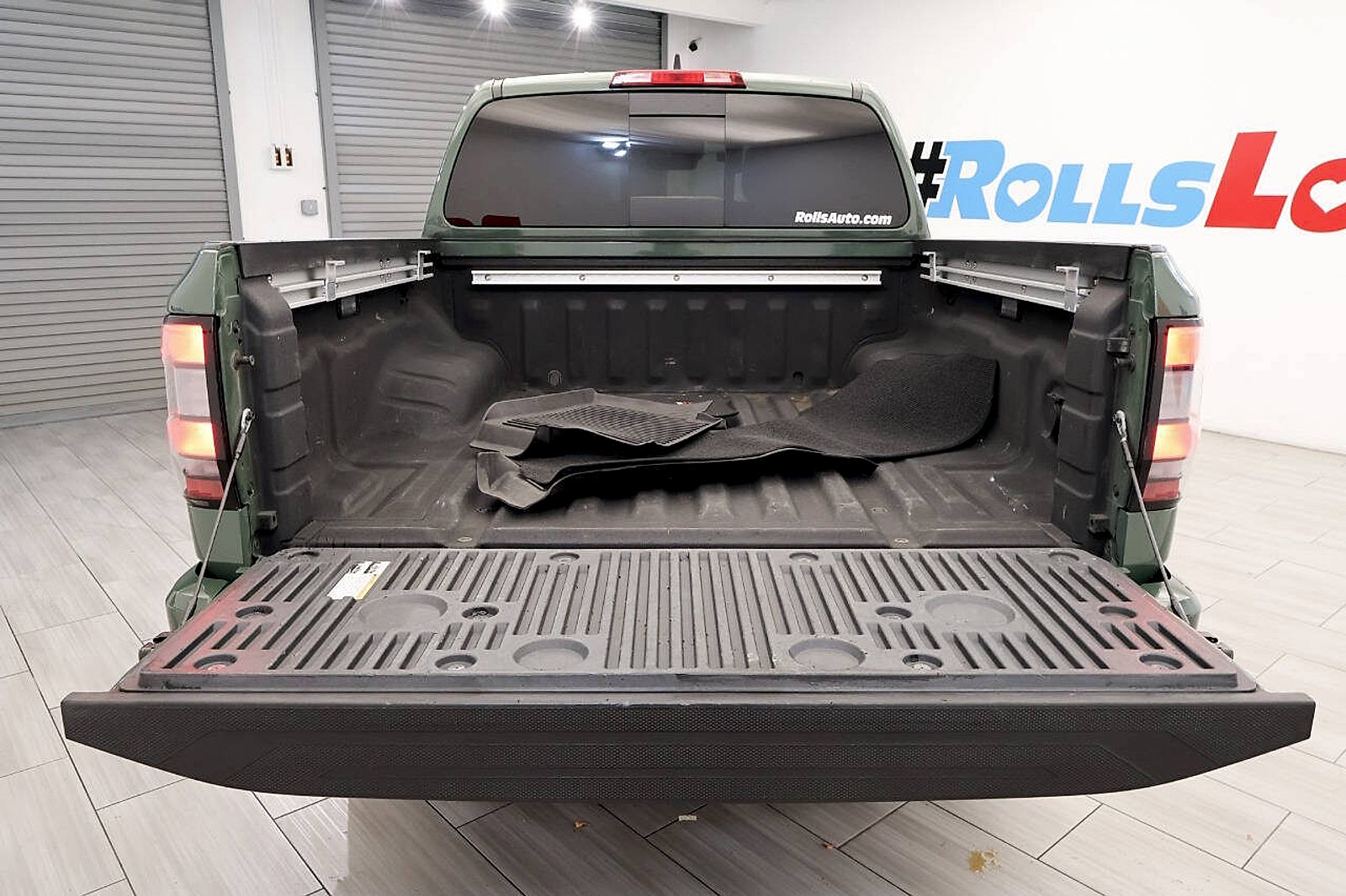 Used 2023 Nissan Frontier PRO-4X w/ Pro-4X Premium Package AWD/4WD image 34
