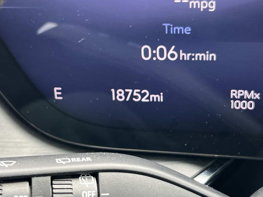 Used 2025 Buick Envision Preferred image 38