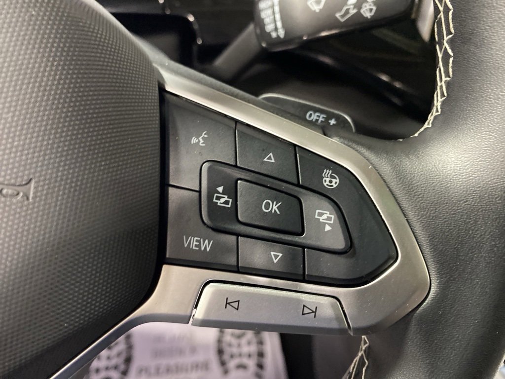 Used 2025 Volkswagen Atlas SE image 27