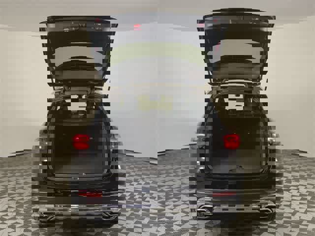 Used 2026 Mercedes-Benz GLC 300 4MATIC image 33