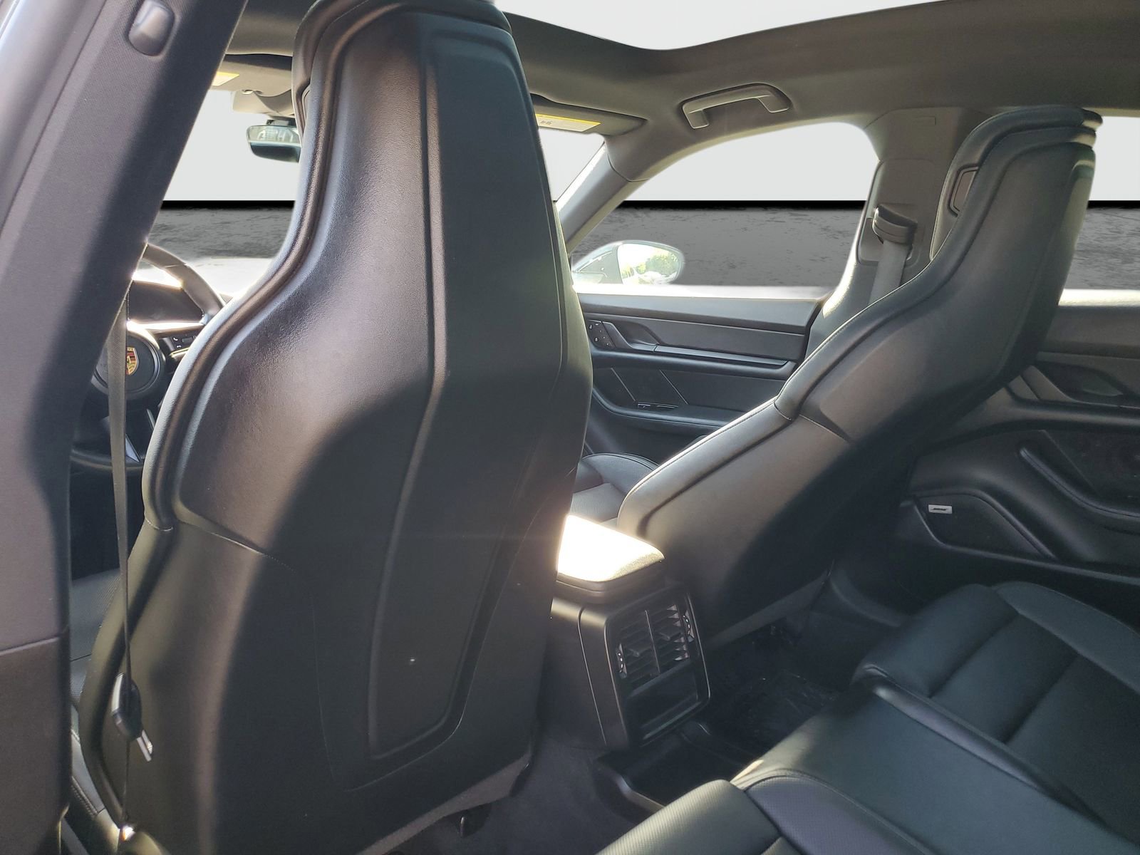 Used 2022 Porsche Taycan image 13