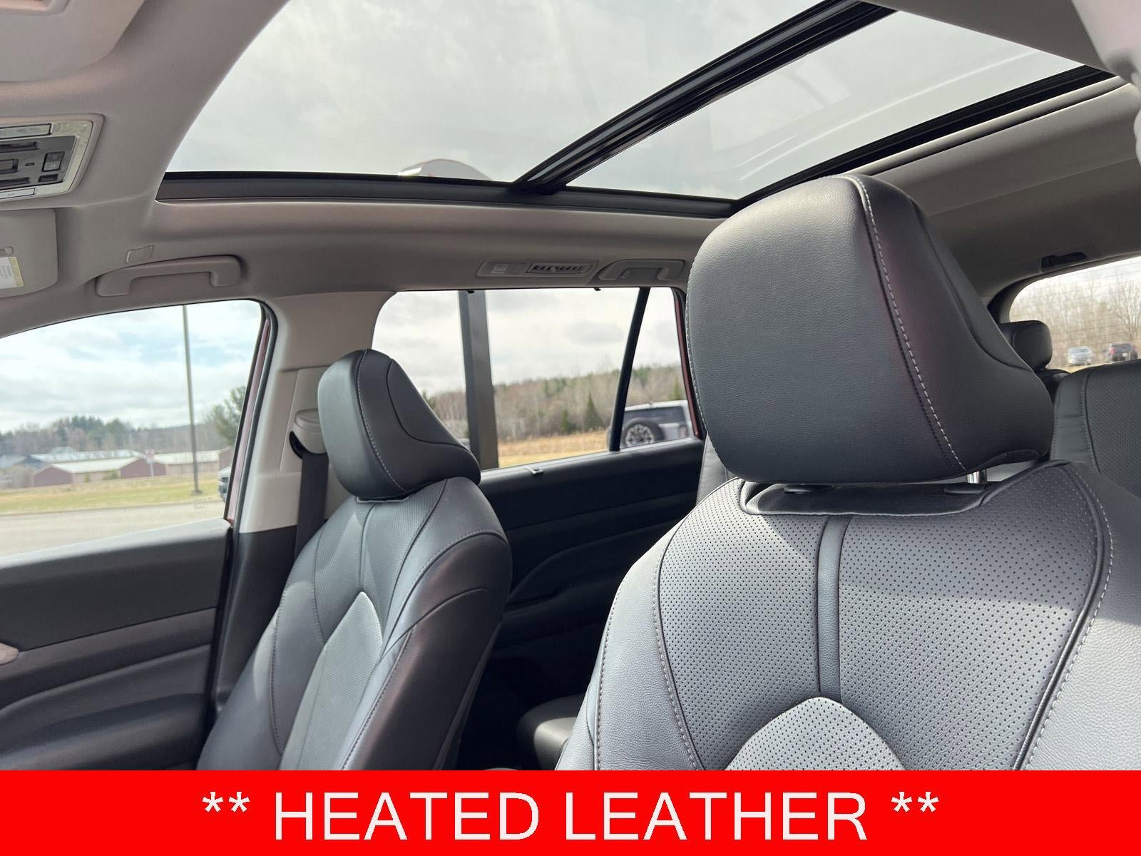 Used 2024 Toyota Grand Highlander Limited AWD/4WD image 2