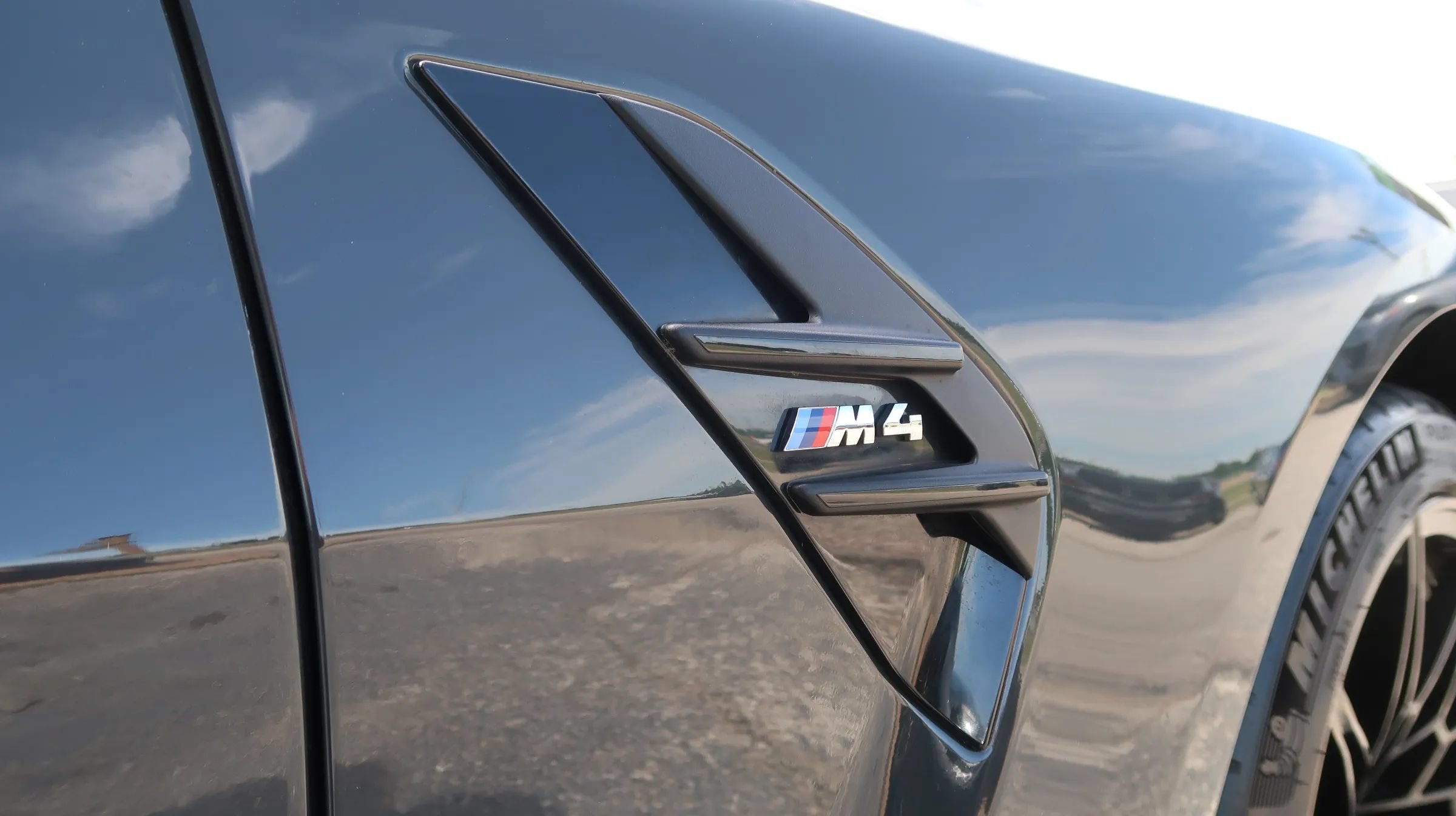 Used 2025 BMW M4 Coupe w/ Executive Package RWD image 43