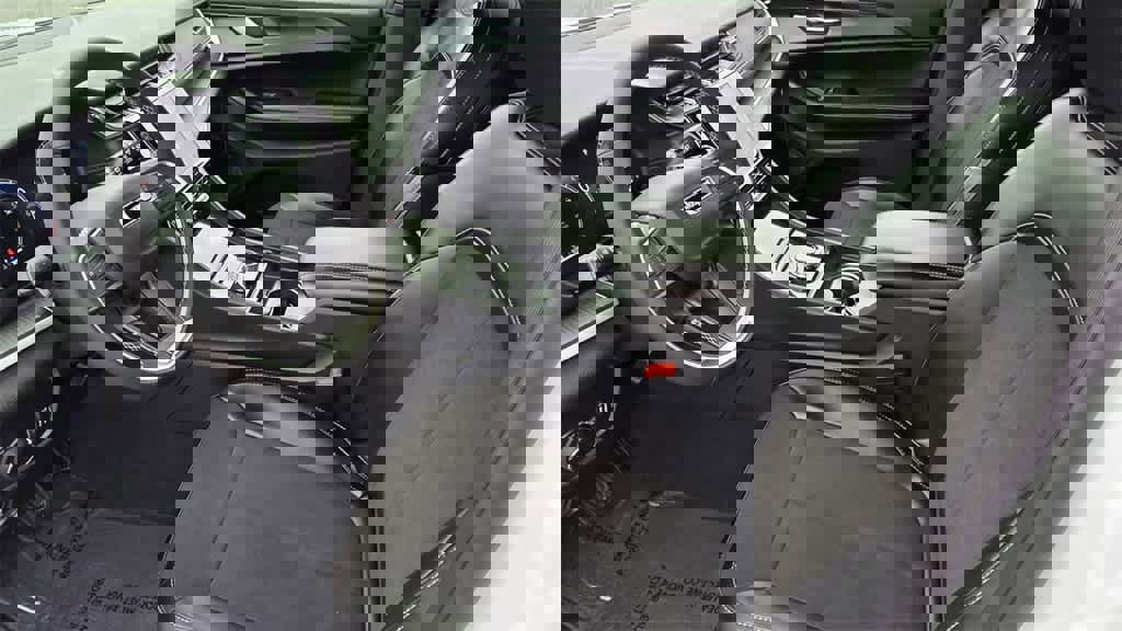 New 2025 Jeep Grand Cherokee Altitude image 15