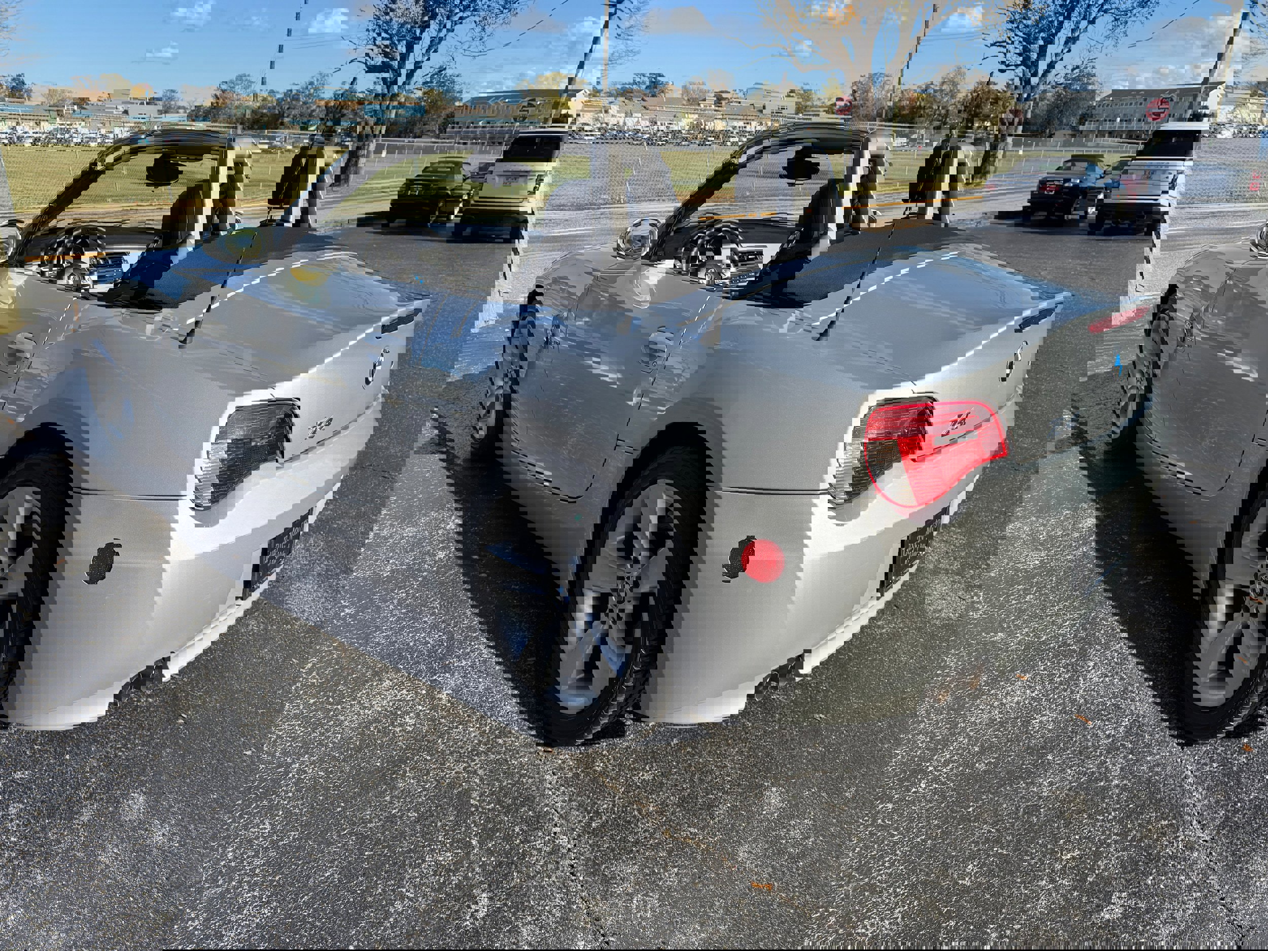 Used 2006 BMW Z4 3.0i image 4