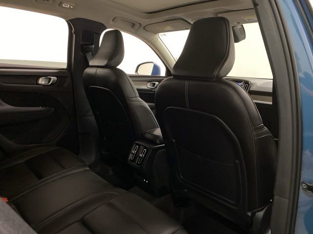 Used 2025 Volvo XC40 B5 Plus AWD/4WD image 81