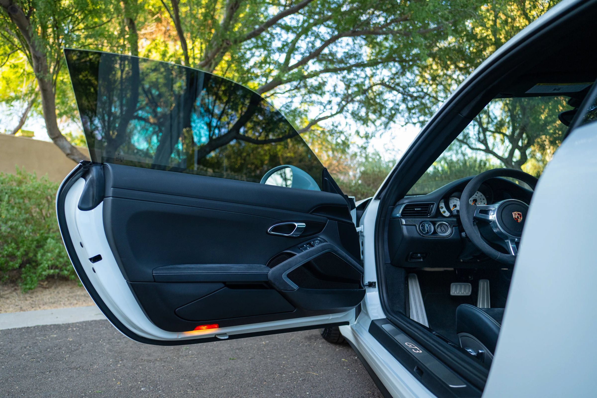 Used 2015 Porsche 911 GT3 RWD image 24