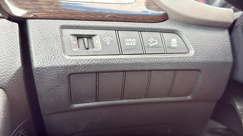 Used 2017 Hyundai Santa Fe SE FWD image 34