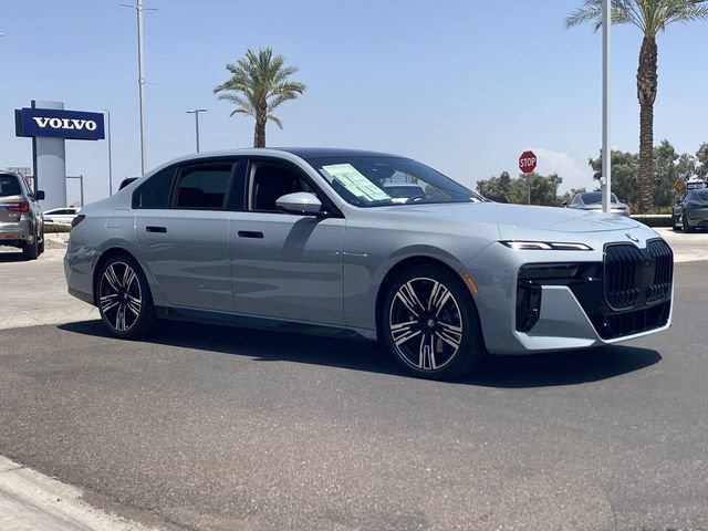 Used 2025 BMW 740i w/ Premium Package RWD image 4