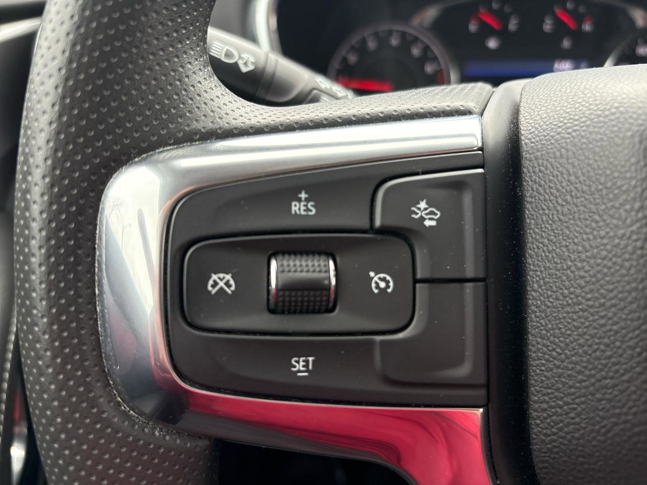 Used 2024 Chevrolet Blazer LT w/ Convenience Package image 11