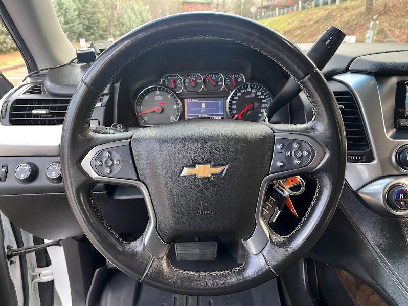 Used 2015 Chevrolet Suburban LS image 12