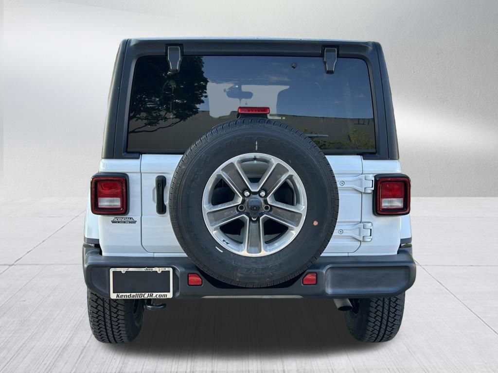 Used 2022 Jeep Wrangler Unlimited Sahara AWD/4WD image 6