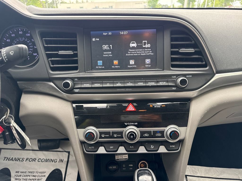 Used 2020 Hyundai Elantra SEL image 18