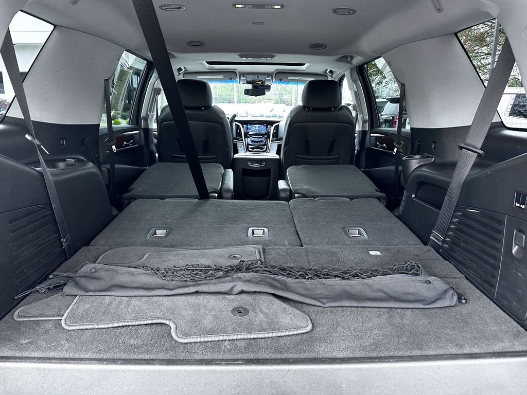 Used 2020 Cadillac Escalade Luxury image 32