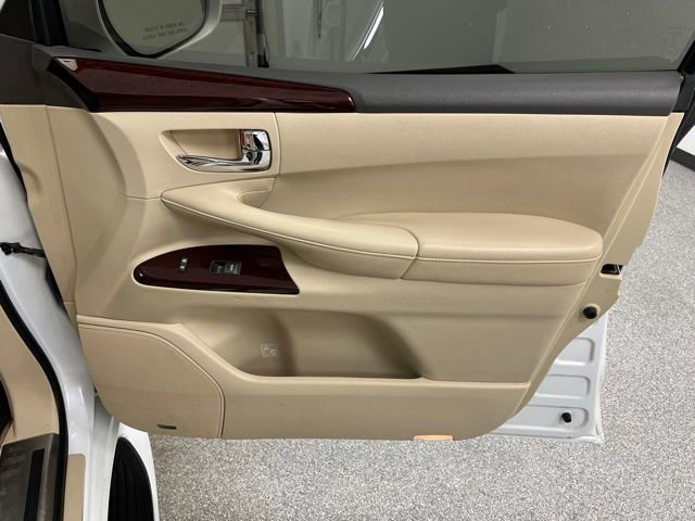 Used 2015 Lexus LX 570 4WD w/ Luxury Package image 54