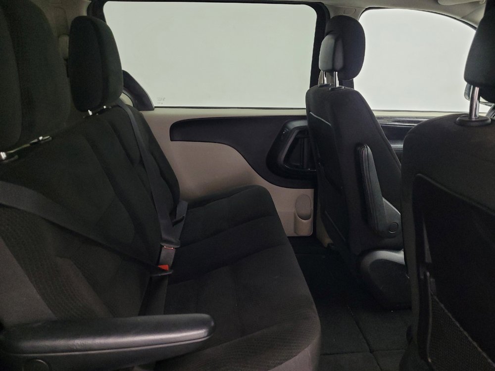 Used 2019 Dodge Grand Caravan SE FWD image 19