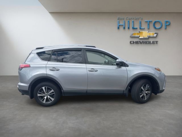 Used 2018 Toyota RAV4 XLE AWD/4WD image 4