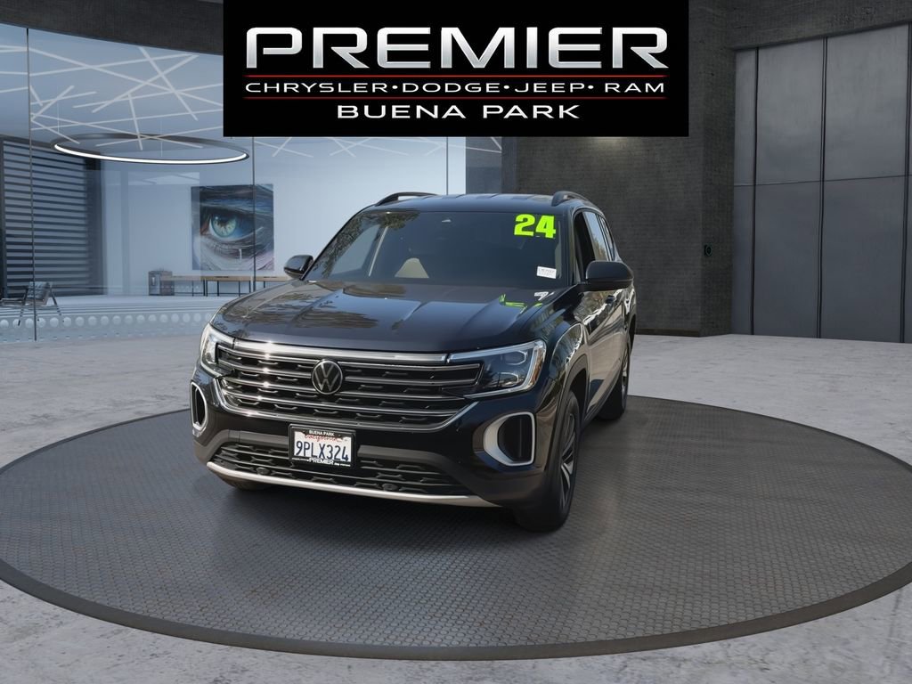 Used 2024 Volkswagen Atlas SE image 3