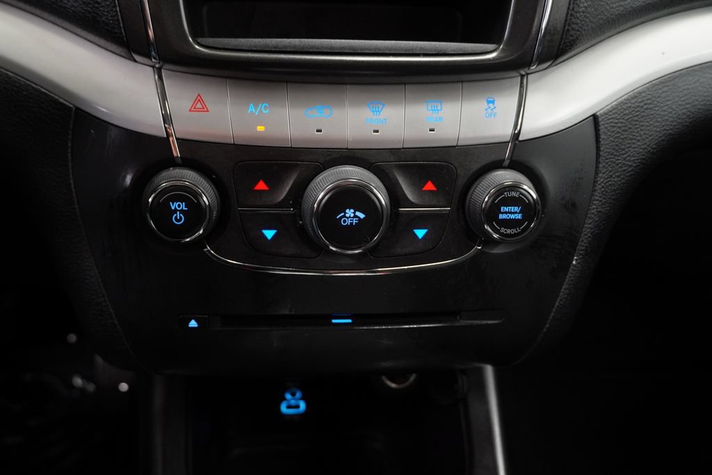 Used 2019 Dodge Journey SE FWD image 20
