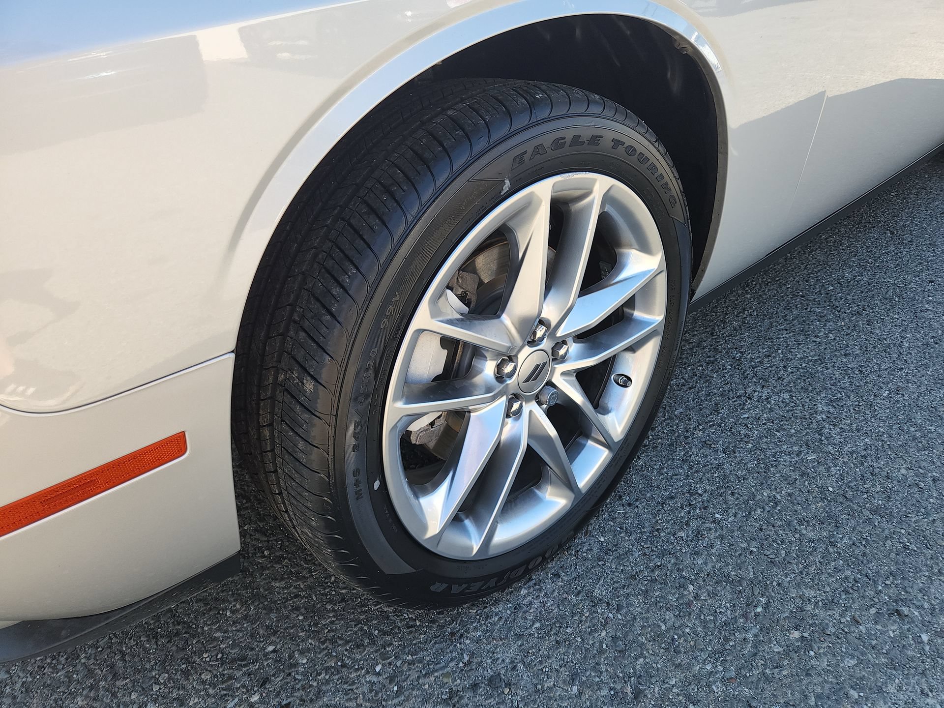 Certified 2023 Dodge Challenger SXT w/ Plus Package AWD/4WD image 18