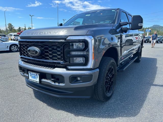 New 2025 Ford F350 XLT w/ Black Appearance Package image 7