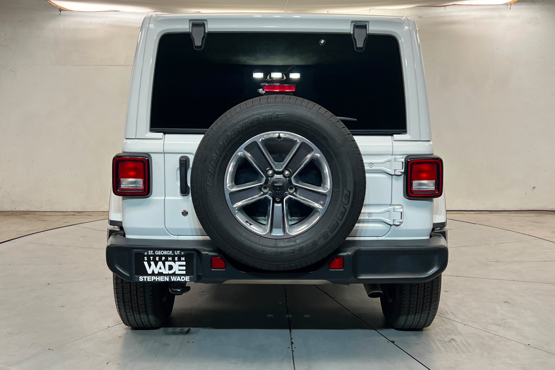 Used 2020 Jeep Wrangler Unlimited Sahara AWD/4WD image 5