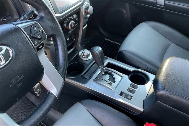 Used 2018 Toyota 4Runner SR5 Premium image 14