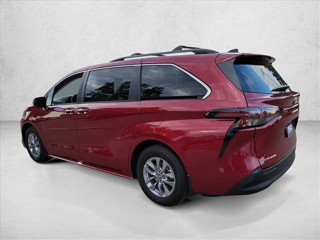 Used 2026 Toyota Sienna XLE AWD/4WD image 7